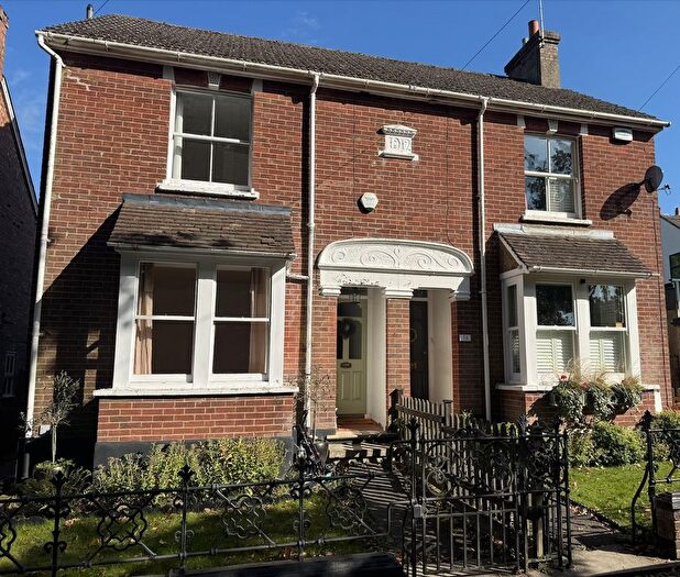 4 Bedroom Property To Rent In Bradbourne Road, Sevenoaks, Kent, TN13