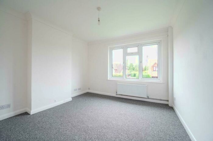 1 Bedroom Maisonette To Rent In Pondfield Road, Farncombe, Godalming, GU7