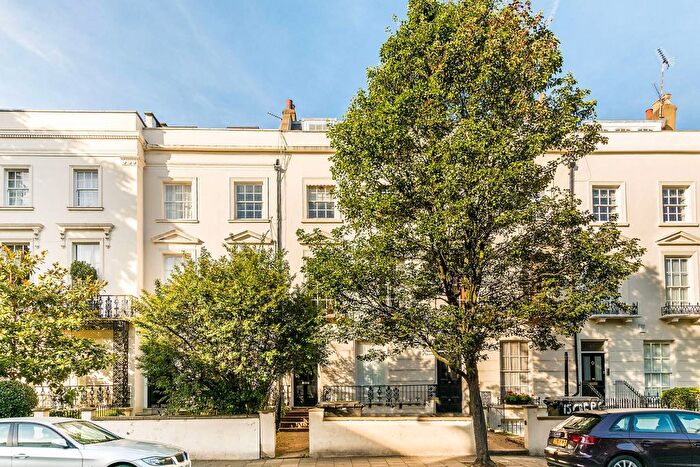 2 Bedroom Flat To Rent In Chepstow Road, Westbourne Grove, London, W2