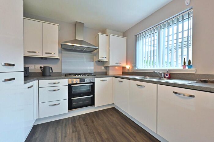 3 Bedroom End Of Terrace House For Sale In Craigmuir Drive, Bishopton, PA7