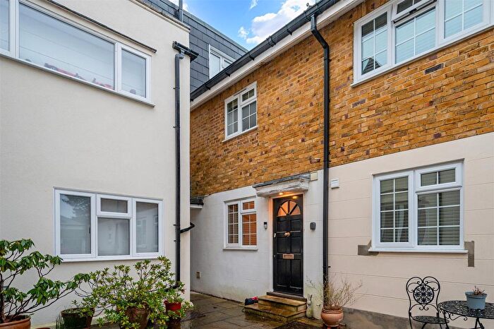 3 Bedroom Terraced House For Sale In Warren Lodge Drive, Kingswood, KT20