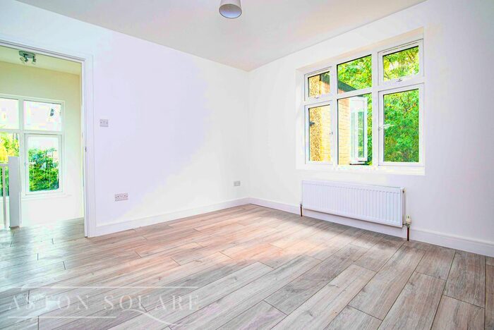 2 Bedroom Flat To Rent In Braemar Avenue, London, NW10