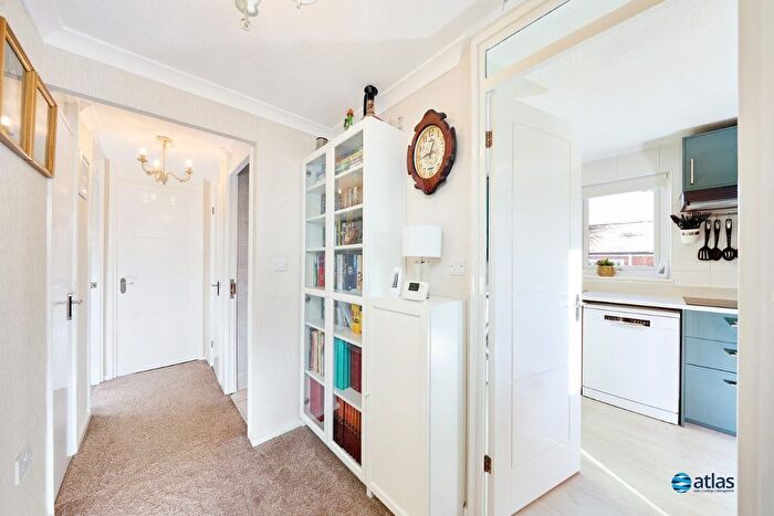 2 Bedroom Flat For Sale In Cavell Close, Woolton, L25