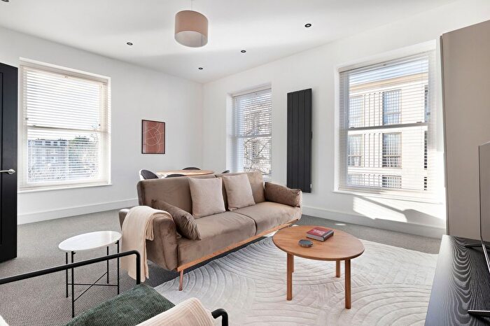 2 Bedroom Flat To Rent In Holland Park, W14