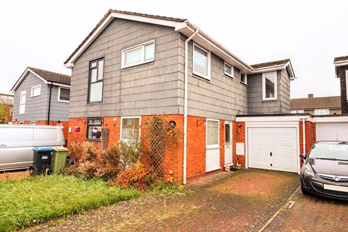 3 Bedroom Semi Detached House For Sale In Maple Grove, Woburn Sands, MK17