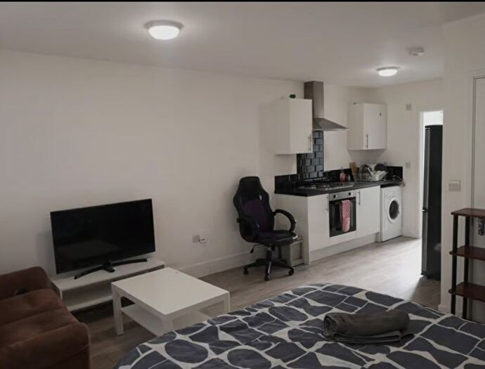 Studio To Rent In Horsa Road, Erith, Kent, DA8