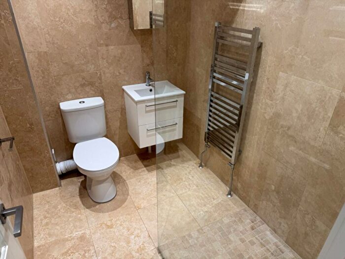 1 Bedroom Flat To Rent In High Road Benfleet, SS7
