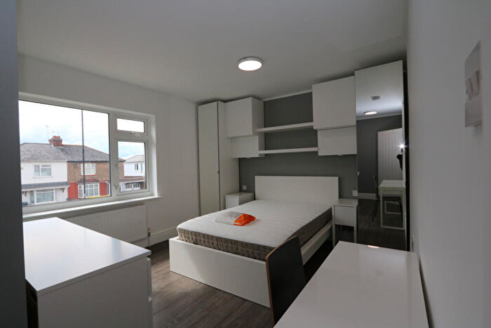4 Bedroom Semi Detached House To Rent In Clifford Bridge Road, Coventry, West Midlands, CV3
