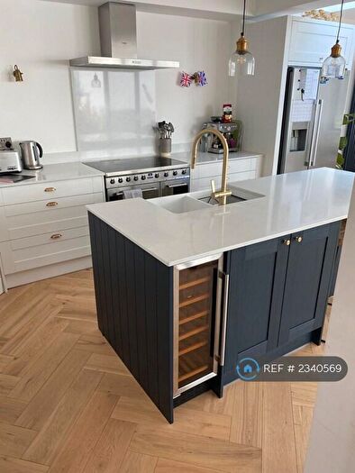 3 Bedroom Semi Detached House To Rent In Kingslyn Crescent, London, SE19