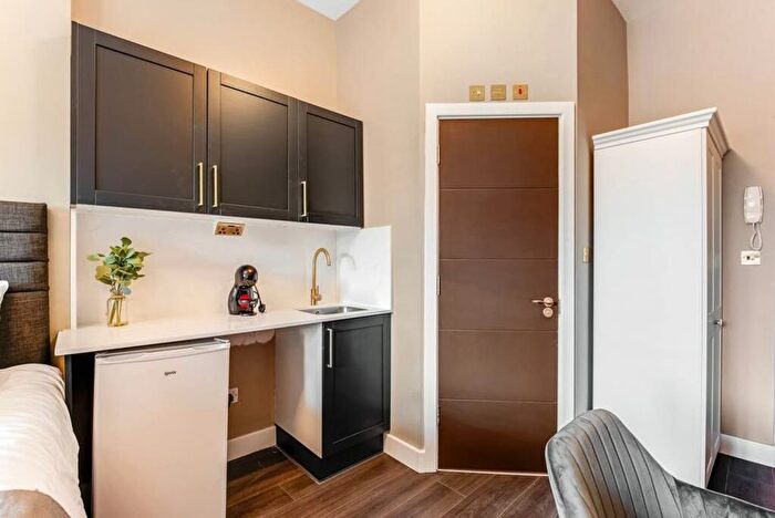 1 Bedroom Studio To Rent In High Road, Haringey, London, N15