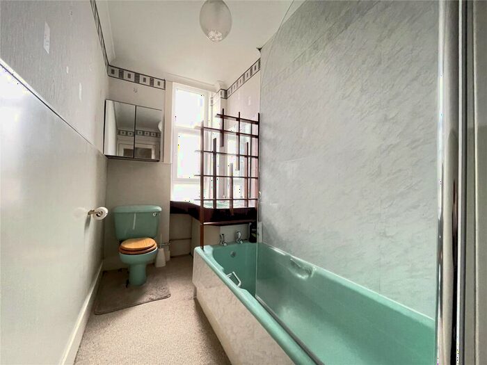 1 Bedroom Apartment For Sale In Freelands Place, Old Kilpatrick, G60