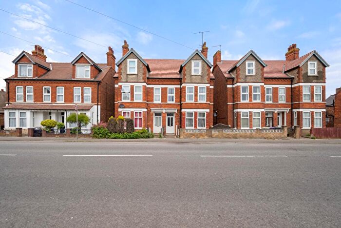 6 Bedroom Semi-Detached House For Sale In Wainfleet Road, Skegness, PE25