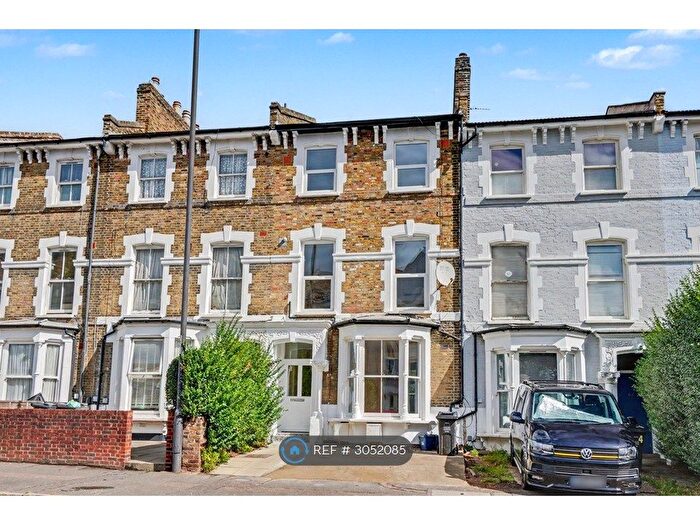 4 Bedroom Flat To Rent In Rectory Road, London, N16