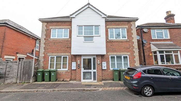 1 Bedroom Flat To Rent In Edward Road, Southampton, Hampshire, SO15