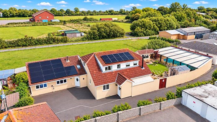 4 Bedroom Detached House For Sale In Crookes Lane, Sand Bay, Weston-Super-Mare, BS22