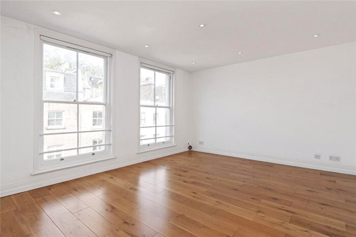 1 Bedroom Apartment To Rent In Exmouth Market, Clerkenwell, London, EC1R