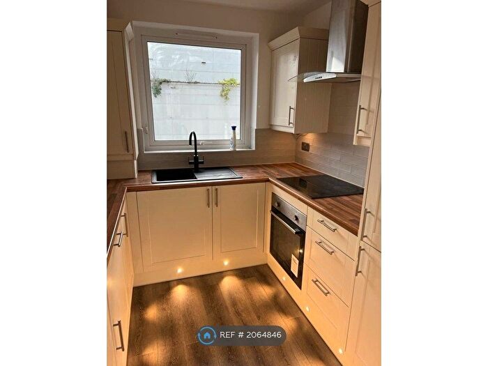 1 Bedroom Flat To Rent In Arden Grove, Birmingham, B16