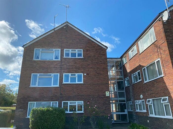 2 Bedroom Flat To Rent In Station Parade, Denham Green, UB9