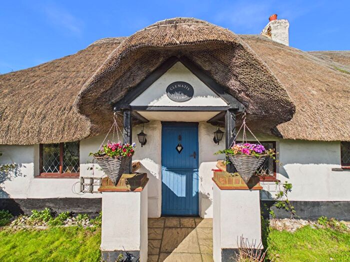 3 Bedroom Detached House For Sale In Lower Icknield Way, Great Kimble, HP17