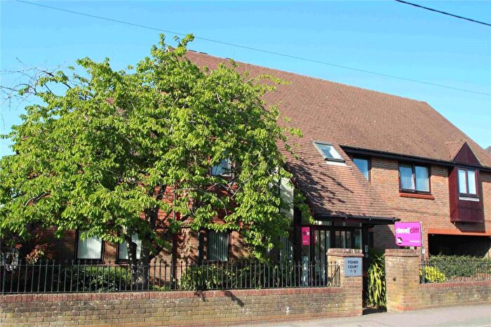 1 Bedroom Apartment For Sale In Victoria Road, Mortimer Common, Reading, Berkshire, RG7