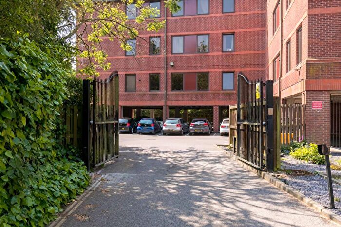 1 Bedroom Flat For Sale In Hazelwick Avenue, Ocean House Hazelwick Avenue, RH10