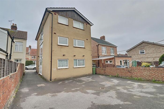 2 Bedroom Flat For Sale In Park Lane, Cosham, PO6