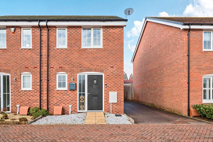 2 Bedroom Semi Detached House For Sale In Fry Grove, Flitwick, MK45