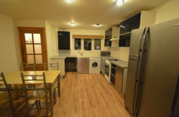 4 Bedroom House To Rent In Howden Place, Leeds, West Yorkshire, LS6