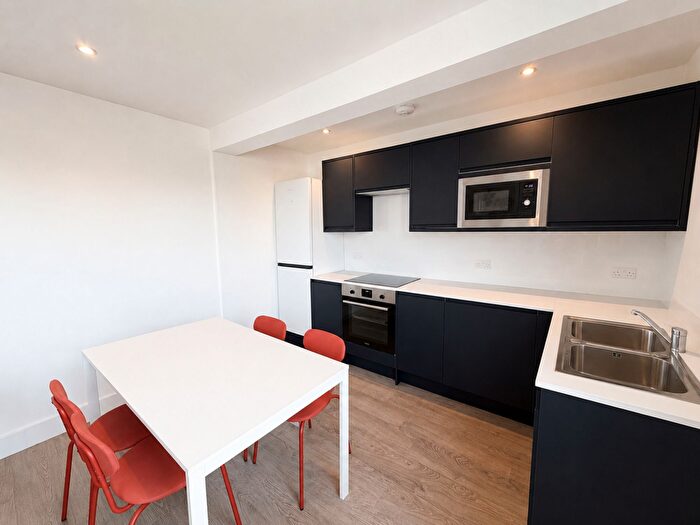 1 Bedroom Flat To Rent In High Road Leytonstone, London, E11