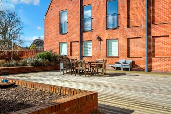 1 Bedroom Apartment For Sale In Regent Place, Sycamore Road, Amersham, Buckinghamshire, HP6