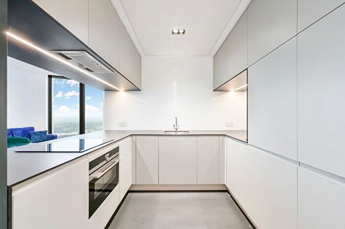 2 Bedroom Flat To Rent In Amory Tower, Marsh Wall, E14