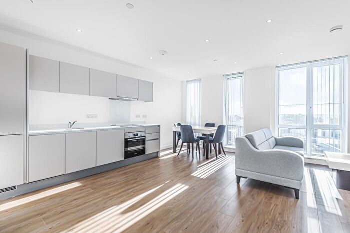 2 Bedroom Flat To Rent In Royal Winchester House, Bracknell, RG12