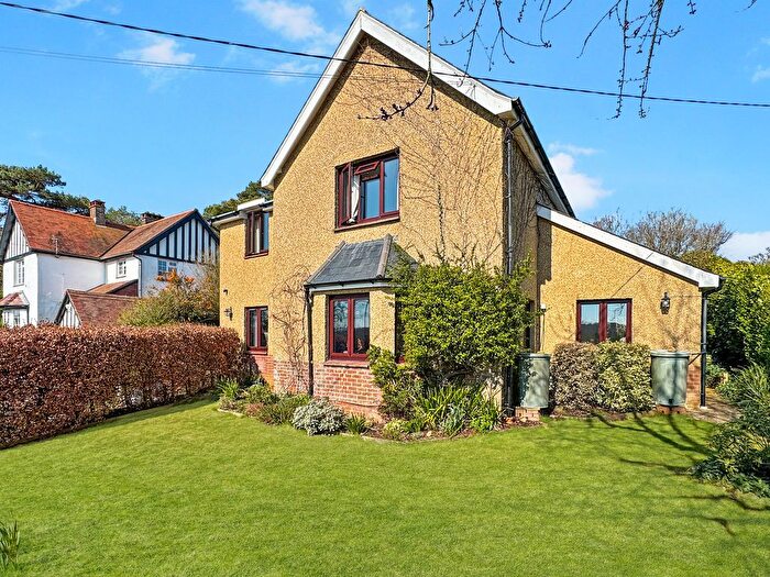 4 Bedroom Detached House For Sale In Lower Road, Adgestone, PO36