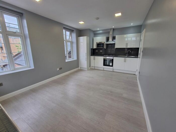 1 Bedroom Flat To Rent In Harpenden Road, London, SE27