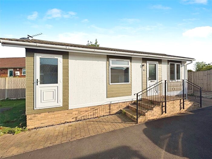 1 Bedroom Mobile/park Home To Rent In Featherstone Park, New Road, Featherstone, Wolverhampton, WV10