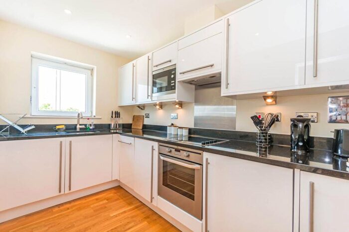 2 Bedroom Flat To Rent In Coleman Fields, Islington, London, N1
