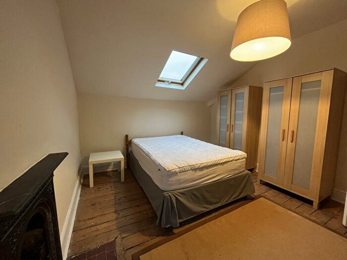 2 Bedroom Flat To Rent In Clyde Road, West Didsbury, M20