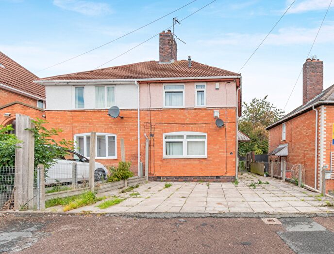 3 Bedroom Semi-Detached House For Sale In Swannington Road, Leicester, Leicestershire, LE3