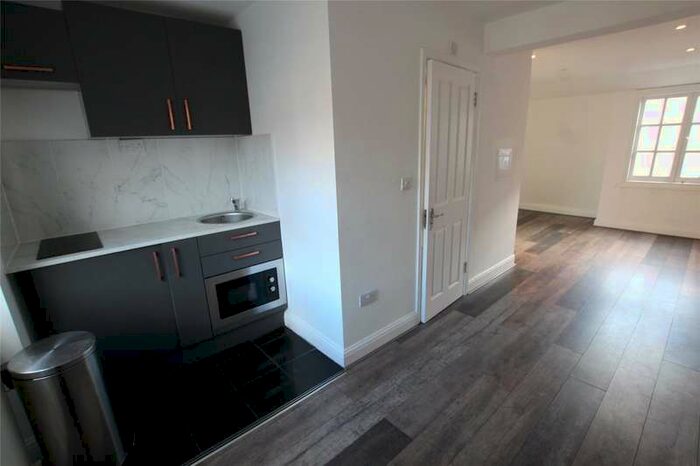 Apartment To Rent In Bishops Bridge Road, London, W2