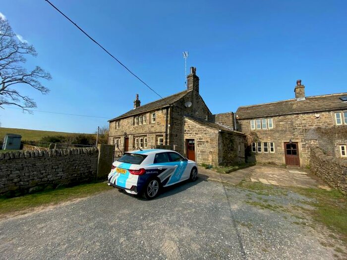 4 Bedroom Farm House To Rent In Slippery Ford Lane, Oakworth, Keighley, West Yorkshire, BD22