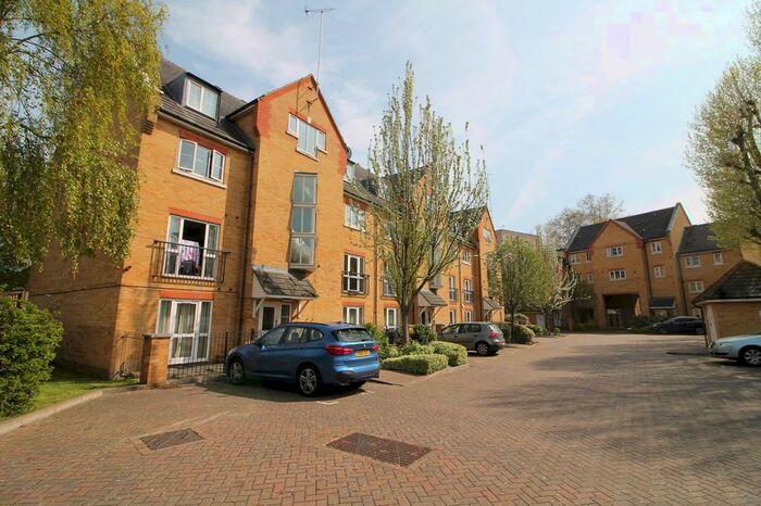 2 Bedroom Apartment To Rent In Briary Court, E16