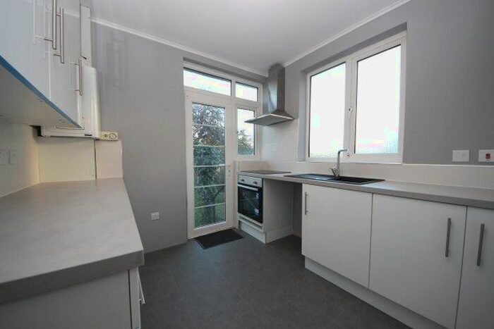 3 Bedroom Property To Rent In Leyfield, Worcester Park, KT4