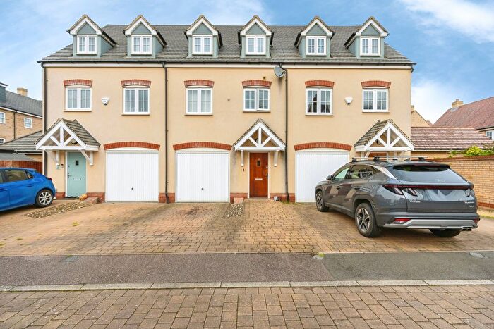 4 Bedroom Terraced House For Sale In Woodpecker Gardens, Wixams, Bedford, Bedfordshire, MK42