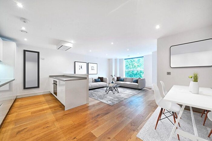 2 Bedroom Flat For Sale In Inner Park Road, Southfields, London, SW19