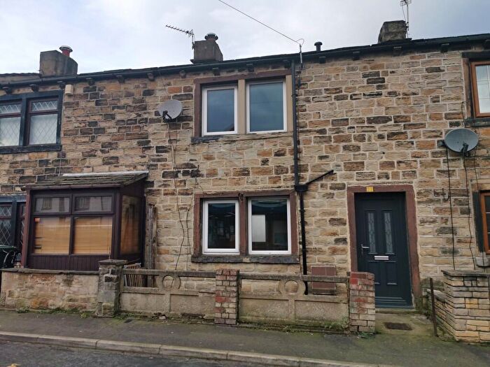 2 Bedroom Cottage To Rent In Moor Lane, Birkenshaw, BD11