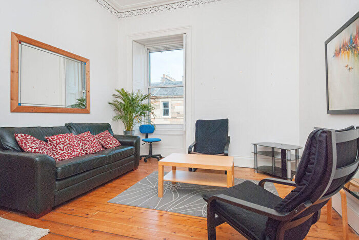 2 Bedroom Flat To Rent In L – Oxford Street, Edinburgh, EH8