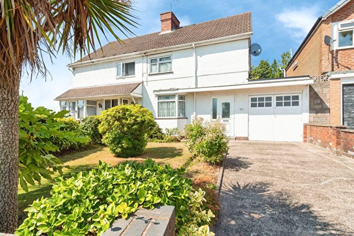 3 Bedroom Semi Detached House For Sale In Park Lane, Wolverhampton, West Midlands, WV10