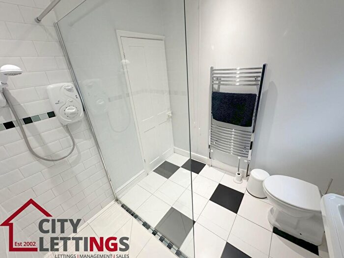 6 Bedroom End Of Terrace House To Rent In Douglas Road, Lenton, NG7