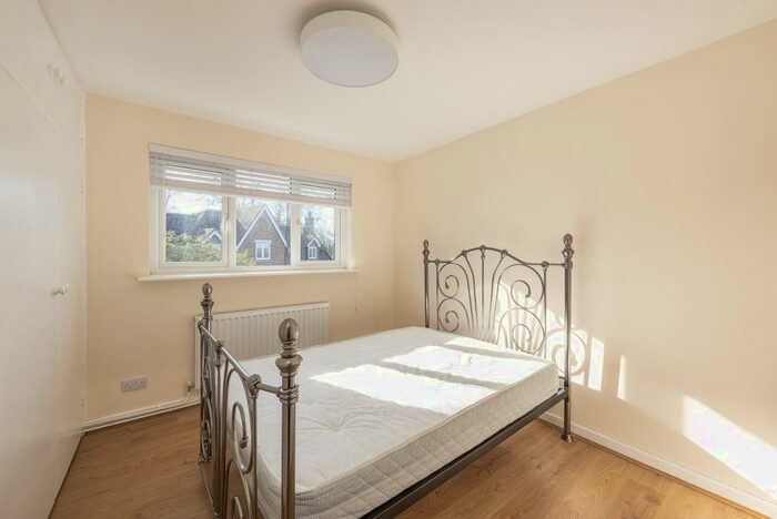 2 Bedroom Flat To Rent In Wheathampstead Road Harpenden, AL5