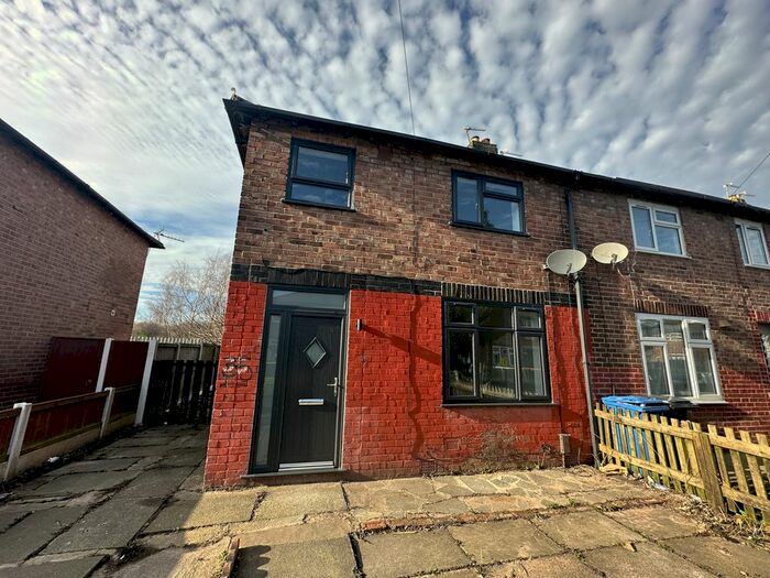 3 Bedroom Semi-Detached House To Rent In Southworth Avenue, Warrington, Cheshire, WA5